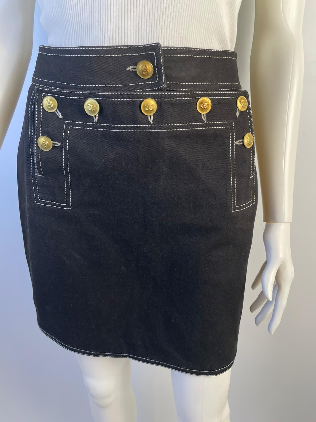 Rare Vintage Collectors 94P, 1994 Spring Chanel Black Denim mini Skirt FR 36 US 4