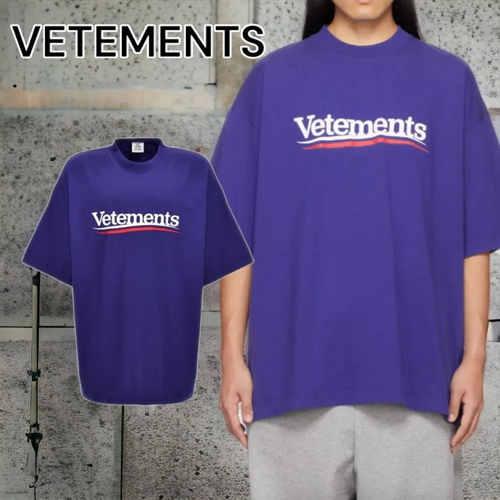 VETEMENTS  |Street Style Cotton Short Sleeves Oversized Logo T-Shirts